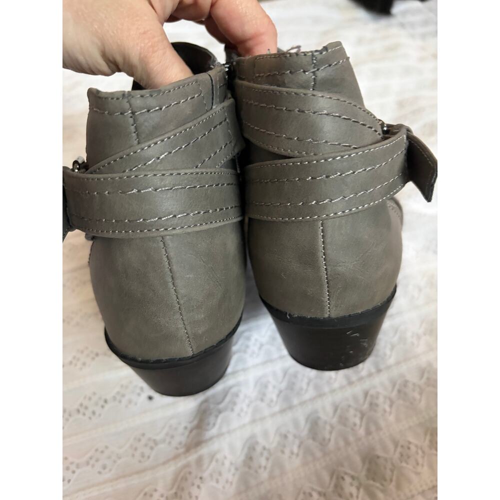 Torrid Gray Ankle Booties Buckle Side Zip Block Heel Wide Width Size 10.5 WW - Picture 5 of 9